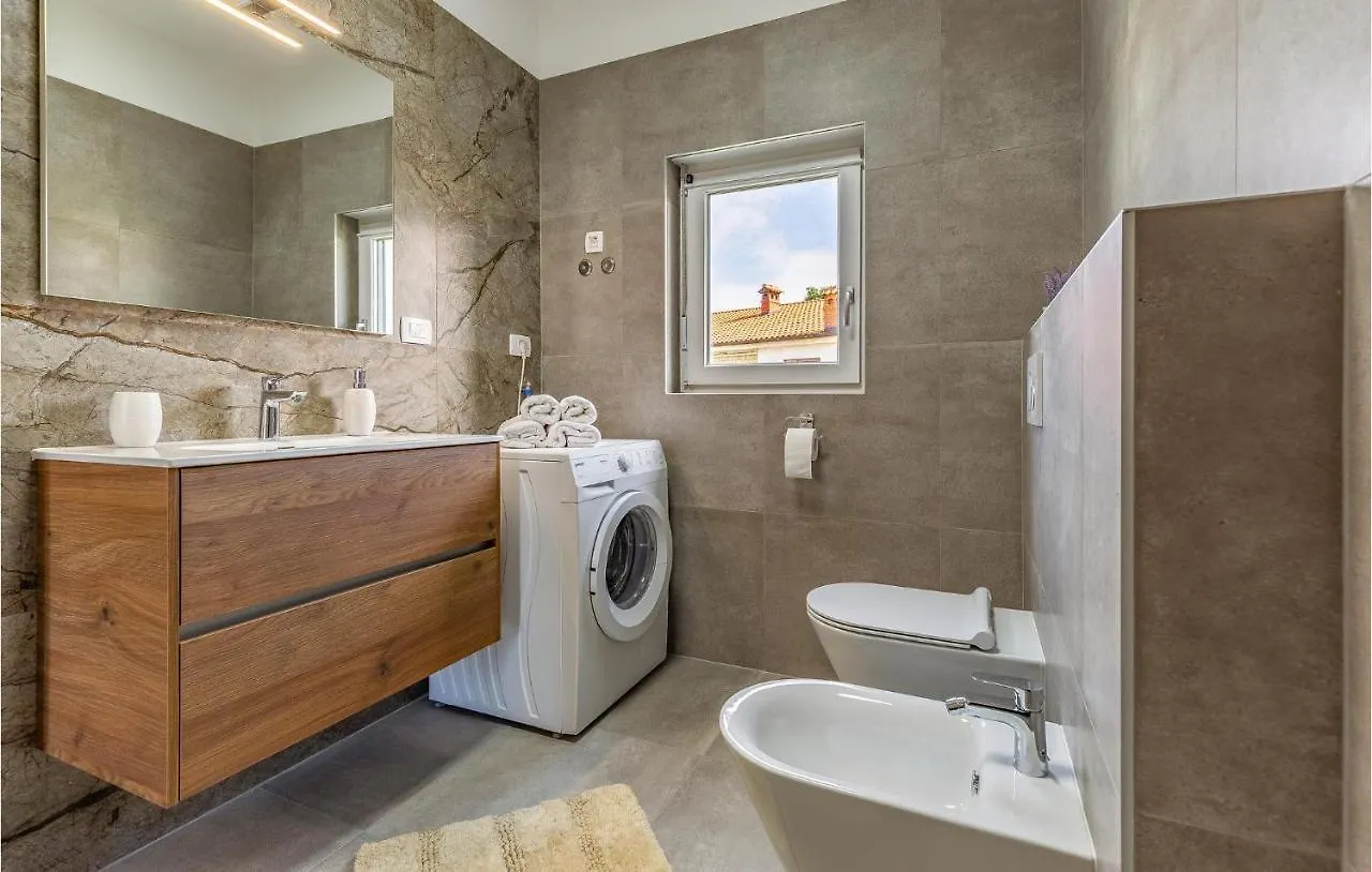 Nice Apartment In Medulin With Wifi