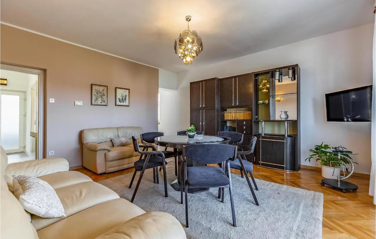 Nice Apartment In Medulin With Wifi Croacia